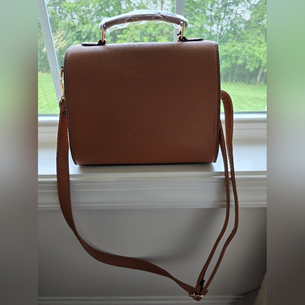 NWT EVVE Handbag - Picture 2 of 4